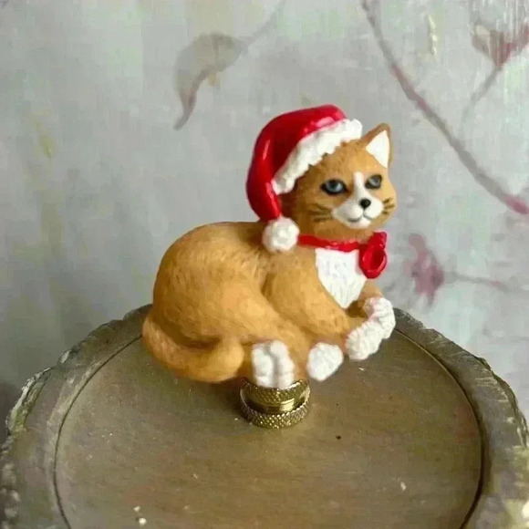 Lamp Toppers 1999 "Crown Your Lamps" Collectible Christmas Cat Christmas Decor - Picture 3 of 8